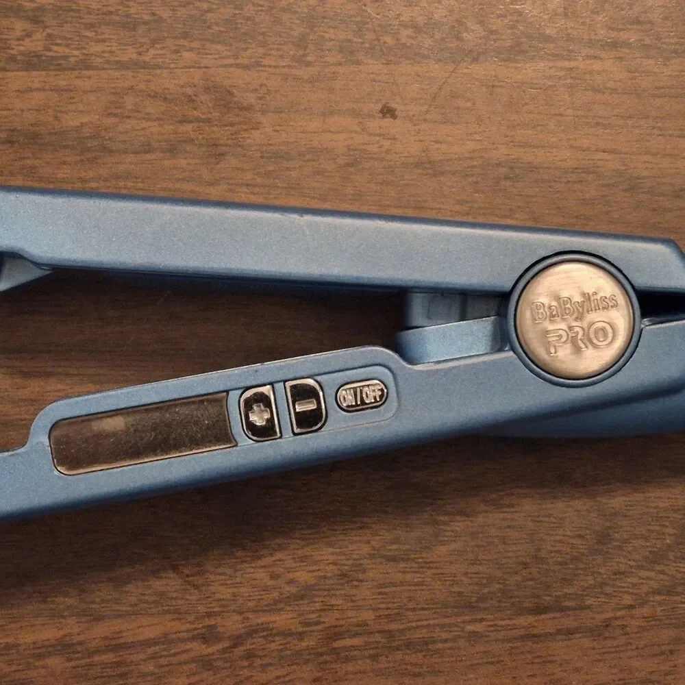 BaBylissPRO Nano Titanium Ultra-Thin Professional Flat Iron BABNT2091T Blue